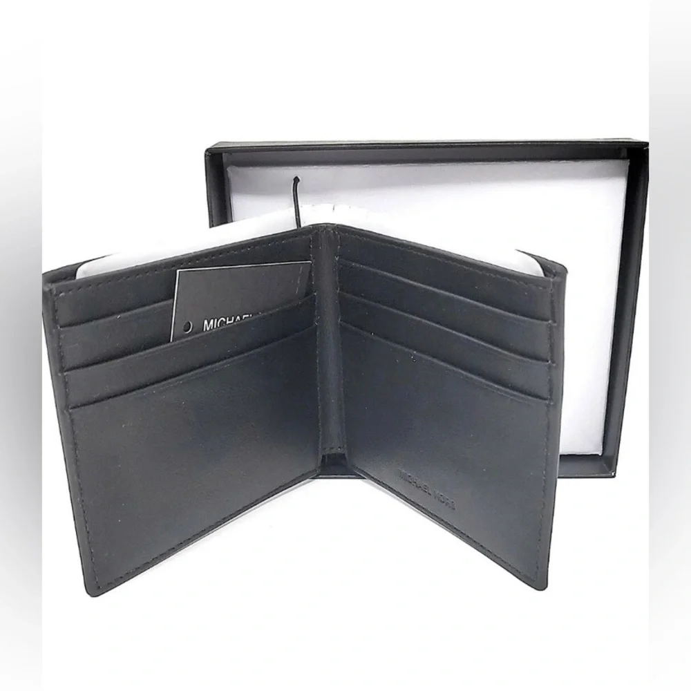 Michael Kors Black Leather Bilfold 10-card holding Wallet